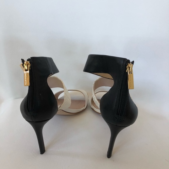 🔴SOLD🔴Louise et Cie Ivory & Black Leather Heels - Picture 5 of 8